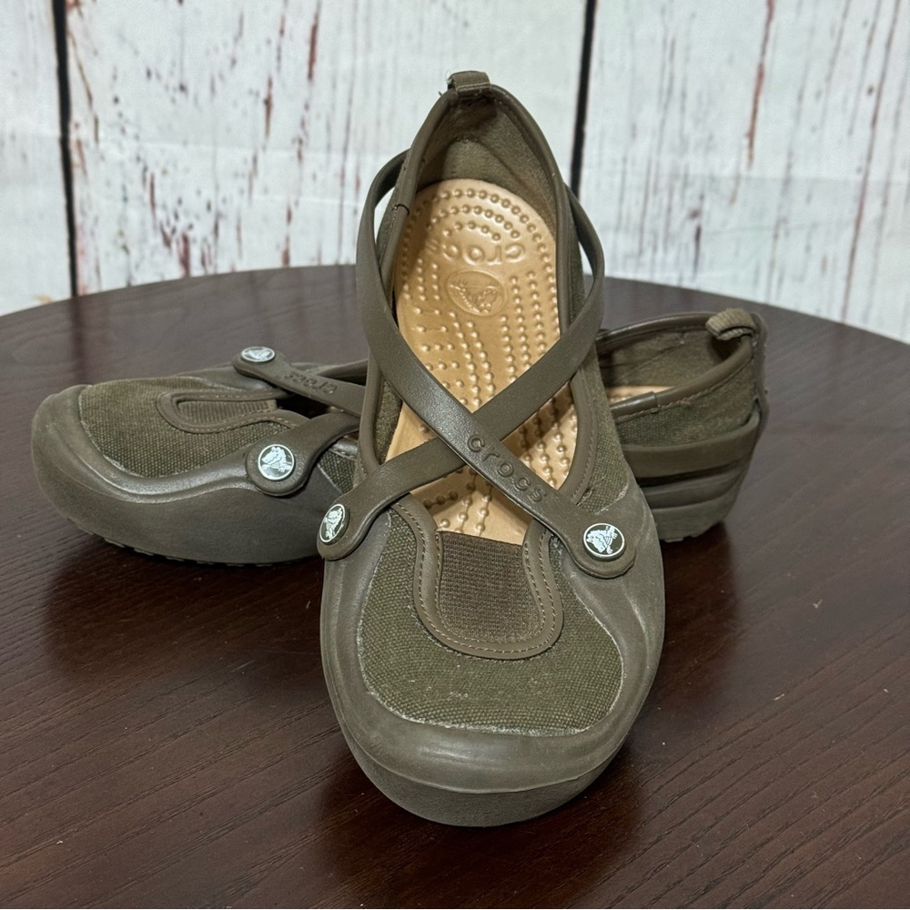 CROCS women’s loafer flats in chocolate brown color size 6 removable insole GUC - Picture 14 of 15